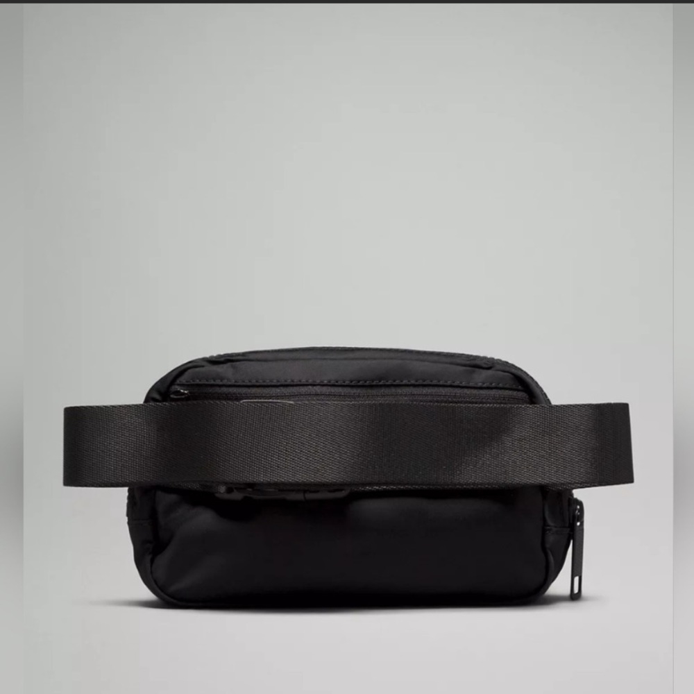 Lululemon Everywhere Belt Bag 1L Pride NWT - Picture 2 of 6